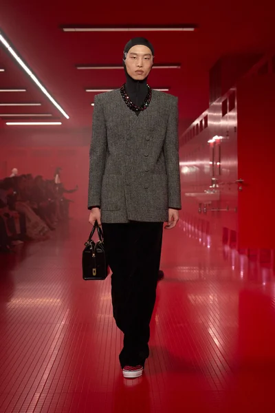 Look 38